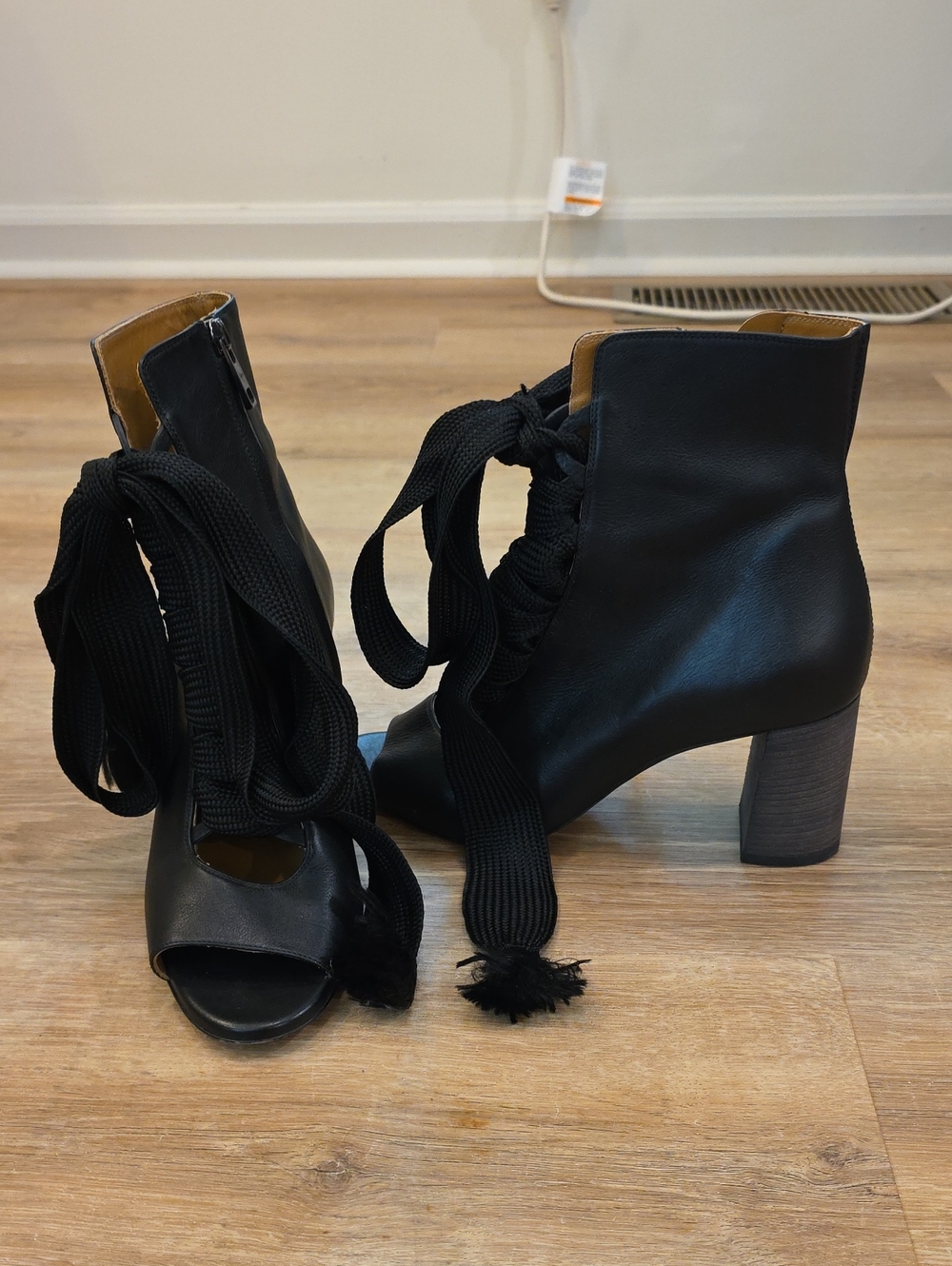 Chloe Black Leather Open-Toe Lace-Up Ankle Booties Sz 40